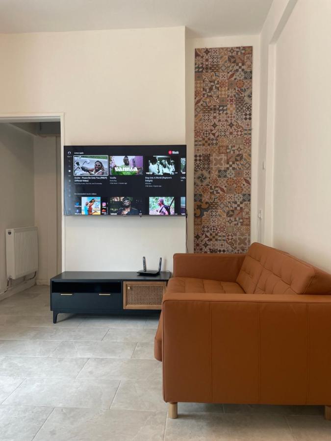 4 Bedroom House With Garden, Parking & 3 Mins Walking Distance From Train Station Λονδίνο Εξωτερικό φωτογραφία